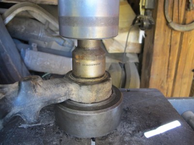 IMG_5184.jpg (269.2 KiB) 13958 mal betrachtet Turmbau auf der 30-Tonnen-Presse.