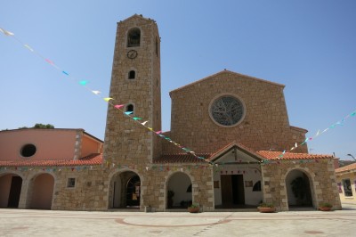 Kirche von Cannigione<br />Dieser Baustil ist oft zu sehen, finde ich sehr schön.